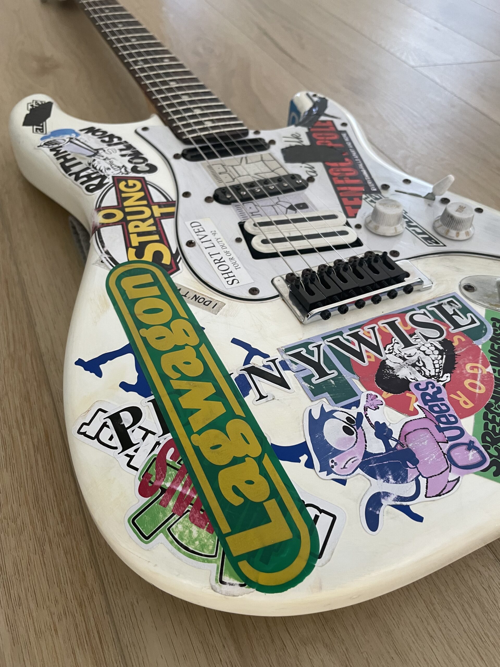 Tom Delonge – Sticker Stratocastor